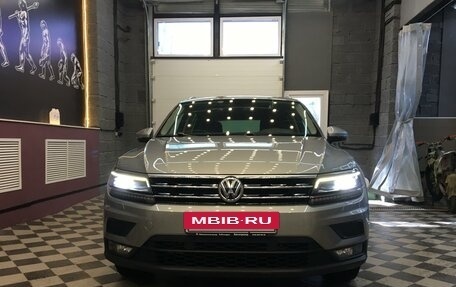 Volkswagen Tiguan II, 2018 год, 3 195 000 рублей, 8 фотография
