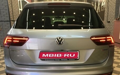Volkswagen Tiguan II, 2018 год, 3 195 000 рублей, 5 фотография