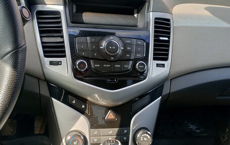 Chevrolet Cruze II, 2009 год, 570 000 рублей, 3 фотография