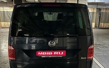 Volkswagen Multivan T6 рестайлинг, 2019 год, 4 890 000 рублей, 4 фотография