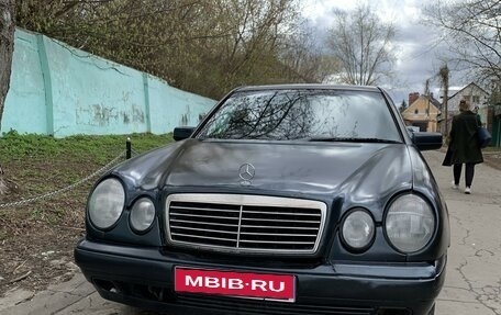 Mercedes-Benz E-Класс, 1998 год, 250 000 рублей, 1 фотография