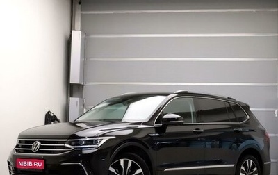 Volkswagen Tiguan II, 2023 год, 4 950 000 рублей, 1 фотография
