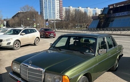 Mercedes-Benz W123, 1982 год, 1 520 000 рублей, 2 фотография