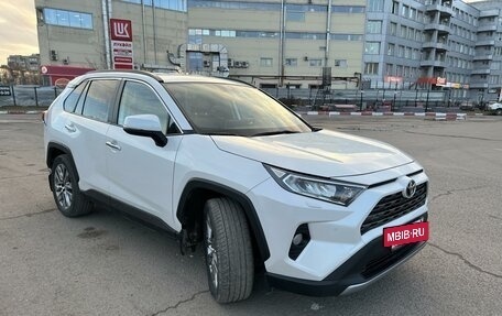 Toyota RAV4, 2020 год, 3 440 000 рублей, 3 фотография