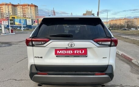 Toyota RAV4, 2020 год, 3 440 000 рублей, 5 фотография