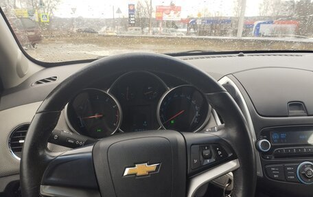 Chevrolet Cruze II, 2013 год, 800 000 рублей, 2 фотография
