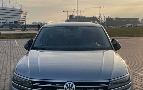 Volkswagen Tiguan II, 2018 год, 2 985 000 рублей, 8 фотография