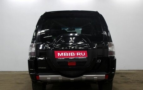Mitsubishi Pajero IV, 2015 год, 2 835 000 рублей, 4 фотография