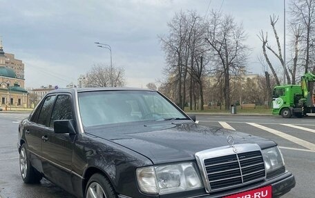 Mercedes-Benz E-Класс, 1992 год, 990 000 рублей, 3 фотография