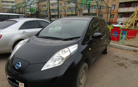 Nissan Leaf I, 2015 год, 620 000 рублей, 2 фотография