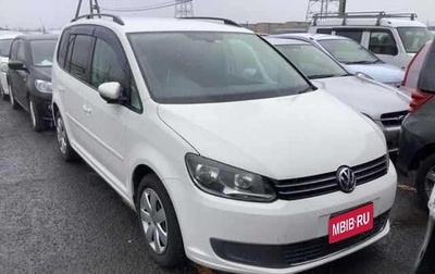 Volkswagen Touran III, 2013 год, 810 000 рублей, 1 фотография