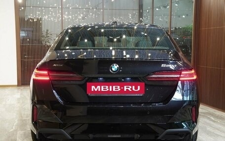 BMW 5 серия, 2023 год, 11 100 000 рублей, 6 фотография