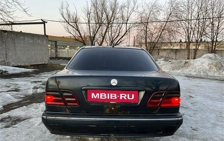 Mercedes-Benz E-Класс, 2000 год, 250 000 рублей, 3 фотография