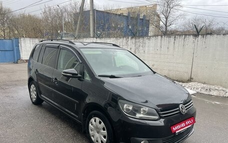 Volkswagen Touran III, 2012 год, 1 099 000 рублей, 2 фотография
