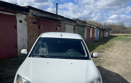 Renault Logan II, 2017 год, 1 195 000 рублей, 3 фотография