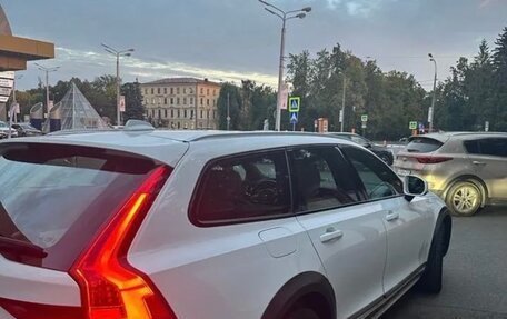 Volvo V90 Cross Country I рестайлинг, 2018 год, 3 600 000 рублей, 3 фотография
