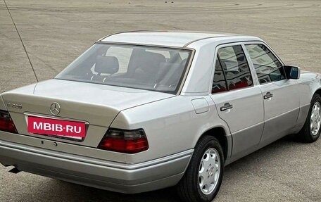 Mercedes-Benz E-Класс, 1994 год, 1 200 000 рублей, 2 фотография