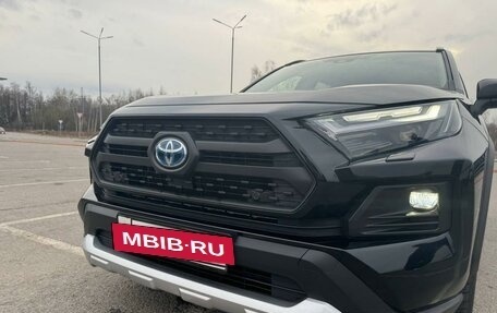 Toyota RAV4, 2023 год, 5 400 000 рублей, 5 фотография