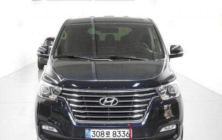 Hyundai Grand Starex Grand Starex I рестайлинг 2, 2020 год, 3 400 000 рублей, 3 фотография