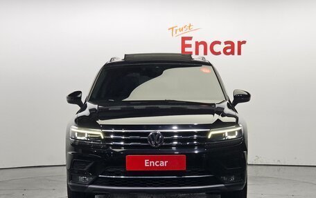 Volkswagen Tiguan II, 2021 год, 2 500 100 рублей, 2 фотография