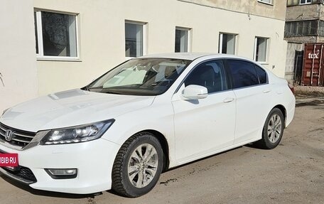 Honda Accord IX рестайлинг, 2013 год, 1 690 000 рублей, 2 фотография