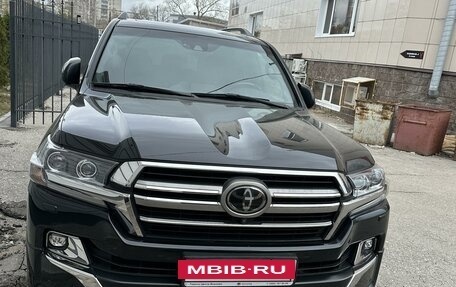Toyota Land Cruiser 200, 2019 год, 9 350 000 рублей, 4 фотография