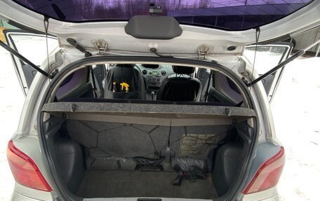Toyota Yaris I рестайлинг, 2000 год, 400 000 рублей, 3 фотография