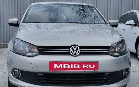 Volkswagen Polo VI (EU Market), 2014 год, 965 000 рублей, 2 фотография