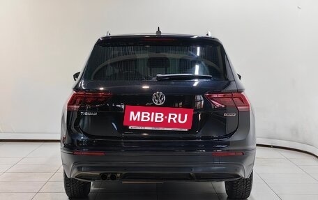 Volkswagen Tiguan II, 2018 год, 2 467 000 рублей, 4 фотография