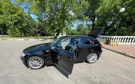 BMW 1 серия, 2008 год, 700 000 рублей, 6 фотография