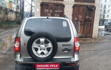 Chevrolet Niva I рестайлинг, 2011 год, 530 000 рублей, 2 фотография