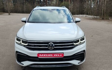 Volkswagen Tiguan II, 2021 год, 3 700 000 рублей, 3 фотография