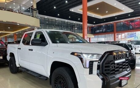 Toyota Tundra, 2023 год, 10 100 000 рублей, 3 фотография