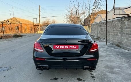 Mercedes-Benz E-Класс, 2019 год, 5 300 000 рублей, 4 фотография