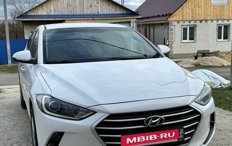 Hyundai Elantra VI рестайлинг, 2017 год, 1 499 999 рублей, 2 фотография
