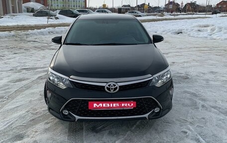 Toyota Camry, 2017 год, 2 200 000 рублей, 2 фотография