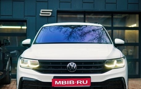 Volkswagen Tiguan II, 2021 год, 4 550 000 рублей, 2 фотография