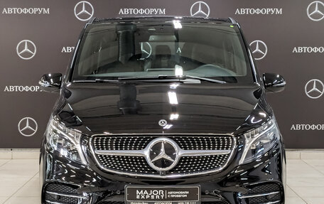 Mercedes-Benz V-Класс, 2023 год, 12 995 000 рублей, 2 фотография
