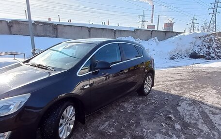 Opel Astra J, 2011 год, 800 000 рублей, 4 фотография