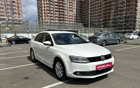 Volkswagen Jetta VI, 2012 год, 1 100 000 рублей, 3 фотография