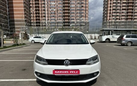 Volkswagen Jetta VI, 2012 год, 1 100 000 рублей, 2 фотография