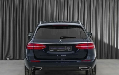 Mercedes-Benz E-Класс, 2018 год, 3 949 000 рублей, 4 фотография