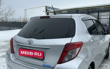 Toyota Vitz, 2012 год, 899 000 рублей, 4 фотография