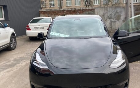 Tesla Model Y I, 2021 год, 3 990 000 рублей, 2 фотография