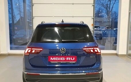 Volkswagen Tiguan II, 2021 год, 3 430 000 рублей, 4 фотография