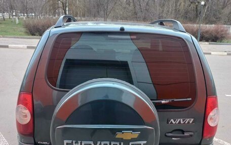 Chevrolet Niva I рестайлинг, 2010 год, 603 000 рублей, 2 фотография