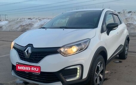 Renault Kaptur I рестайлинг, 2018 год, 1 360 000 рублей, 2 фотография