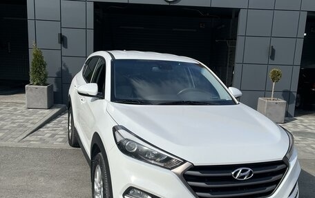 Hyundai Tucson III, 2017 год, 2 330 000 рублей, 2 фотография