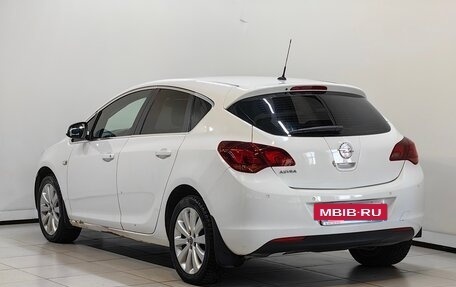 Opel Astra J, 2011 год, 637 000 рублей, 2 фотография
