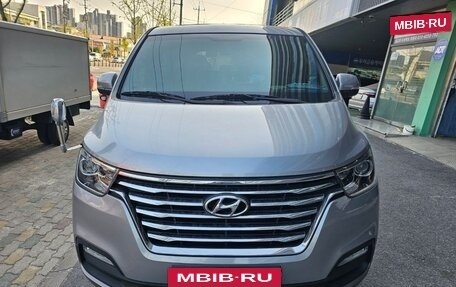 Hyundai Grand Starex Grand Starex I рестайлинг 2, 2021 год, 3 198 851 рублей, 2 фотография